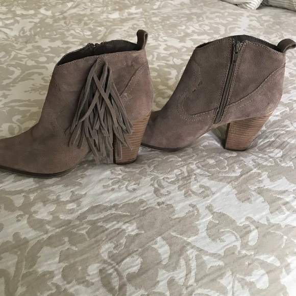 Steve Madden Ponncho Bootie Size 7 - Picture 5 of 6
